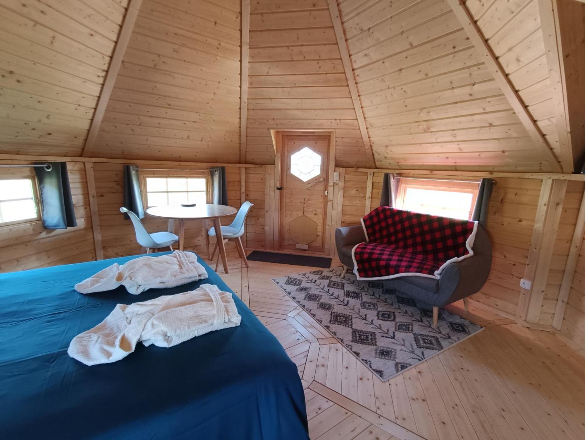 Les Cabanes Du Grand Nord Pradines  Exterior foto